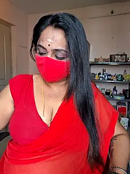 Snapshot of queendivya chatting on July 16, 5:04 am queendivya online show from July 16, 5:04 am