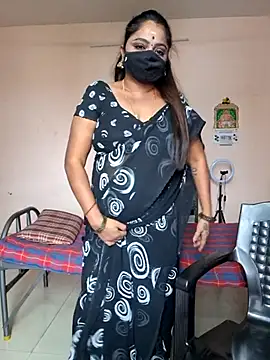 Snapshot of queendivya chatting on June 18, 5:50 am queendivya online show from June 18, 5:50 am