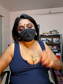 Snapshot of queendivya chatting on June 24, 1:53 pm queendivya online show from June 24, 1:53 pm