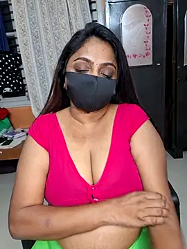 queendivya online show from May 19, 4:47 pm