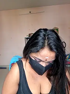 Snapshot of queendivya chatting on June 6, 5:23 am queendivya online show from June 6, 5:23 am