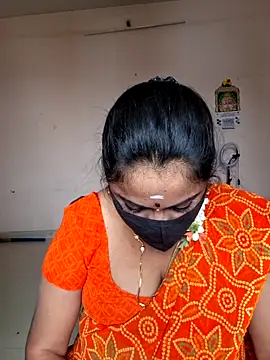 Snapshot of queendivya chatting on June 14, 4:57 am queendivya online show from June 14, 4:57 am