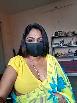 Snapshot of queendivya chatting on June 3, 5:19 am queendivya online show from June 3, 5:19 am