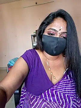 Snapshot of queendivya chatting on June 4, 5:23 am queendivya online show from June 4, 5:23 am