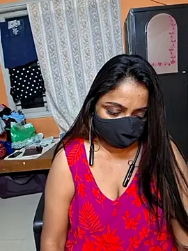 queendivya online show from May 29, 1:39 pm