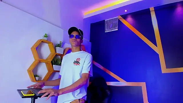 Imperialboys 2 online show from September 21, 4:06 am