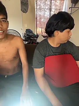 Snapshot of P4NT0J4 chatting on February 16, 11:35 pm P4NT0J4 online show from February 16, 11:35 pm