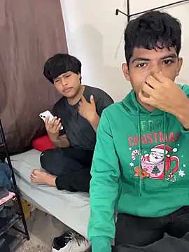 Snapshot of P4NT0J4 chatting on February 14, 1:22 pm P4NT0J4 online show from February 14, 1:22 pm