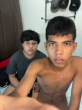 Snapshot of P4NT0J4 chatting on February 7, 1:24 am P4NT0J4 online show from February 7, 1:24 am