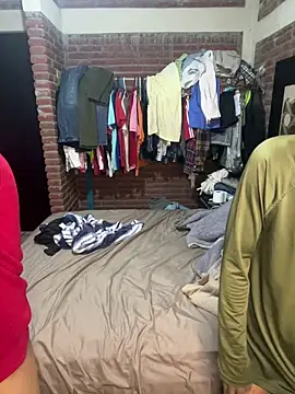 Snapshot of P4NT0J4 chatting on March 3, 5:25 am P4NT0J4 online show from March 3, 5:25 am