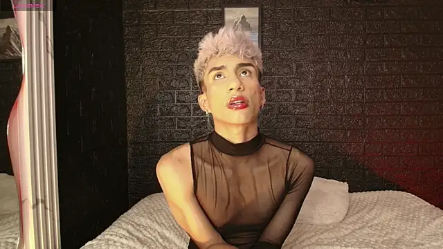 Snapshot of Erick_Velveth chatting on October 12, 10:11 pm Erick Velveth online show from October 12, 10:11 pm