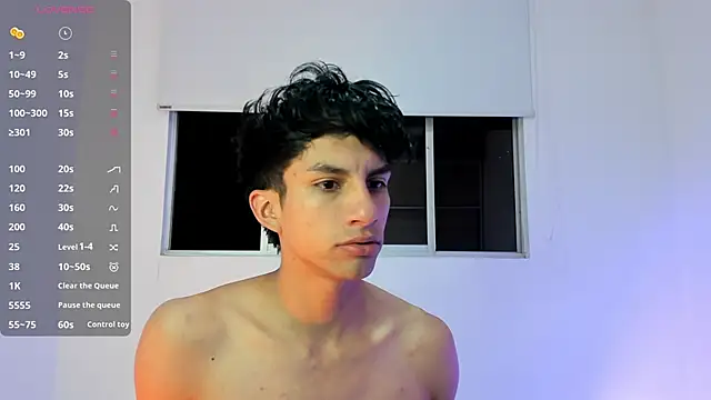 Snapshot of Erick_Velveth chatting on June 1, 4:56 am Erick Velveth online show from June 1, 4:56 am
