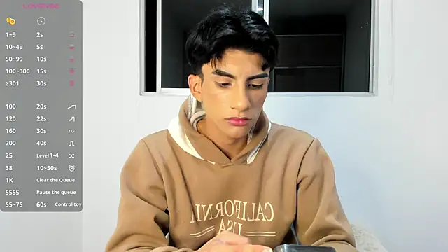 Snapshot of Erick_Velveth chatting on May 26, 4:21 am Erick Velveth online show from May 26, 4:21 am