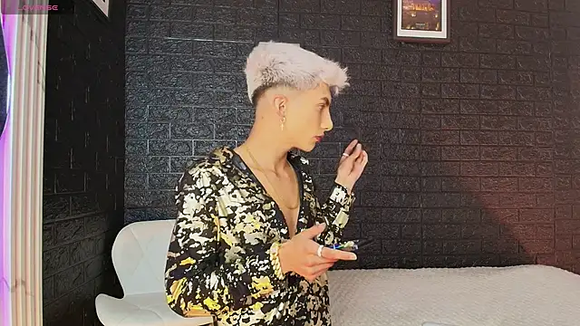 Snapshot of Erick_Velveth chatting on October 9, 5:30 am Erick Velveth online show from October 9, 5:30 am