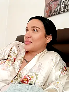 Snapshot of mariabloom9 chatting on October 17, 9:45 am mariabloom9 online show from October 17, 9:45 am