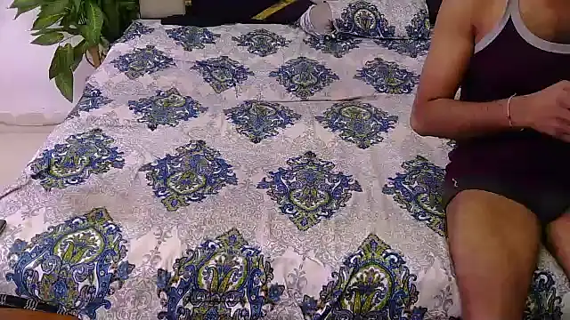 Lovelyy-couple online show from February 6, 5:03 am