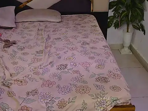 Snapshot of Lovelyy-couple chatting on November 17, 11:36 am Lovelyy-couple online show from November 17, 11:36 am