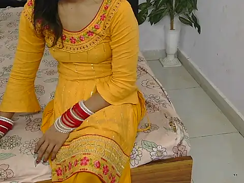 Snapshot of Lovelyy-couple chatting on November 21, 9:52 am Lovelyy-couple online show from November 21, 9:52 am