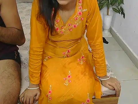 Snapshot of Lovelyy-couple chatting on November 23, 12:26 pm Lovelyy-couple online show from November 23, 12:26 pm