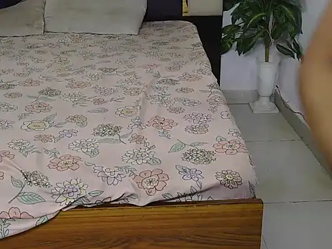 Snapshot of Lovelyy-couple chatting on November 15, 11:03 am Lovelyy-couple online show from November 15, 11:03 am