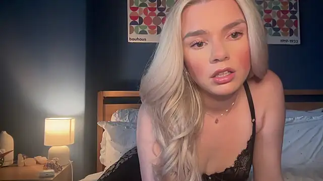 Snapshot of sabrinamasson chatting on October 30, 1:42 pm sabrinamasson online show from October 30, 1:42 pm