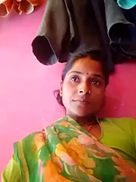 Snapshot of Hot_reshmaji chatting on May 9, 9:23 am Hot reshmaji online show from May 9, 9:23 am