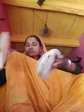 Snapshot of Hot_reshmaji chatting on May 22, 9:29 am Hot reshmaji online show from May 22, 9:29 am