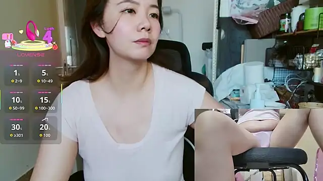 sallycui online show from July 27, 10:50 pm