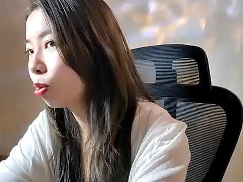 sallycui online show from September 24, 1:35 am