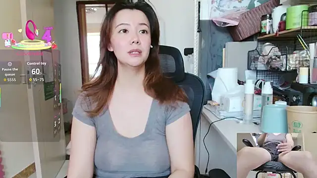 sallycui online show from July 30, 12:10 am