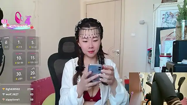 sallycui online show from November 10, 1:43 am