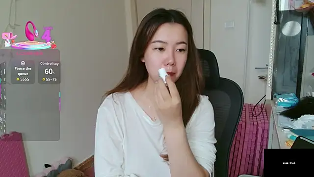 sallycui online show from May 25, 11:36 pm