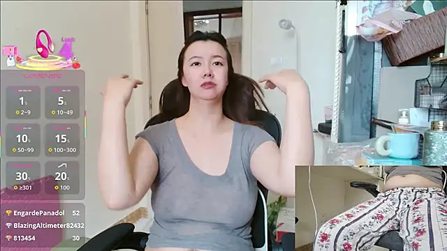 sallycui online show from June 18, 1:04 am