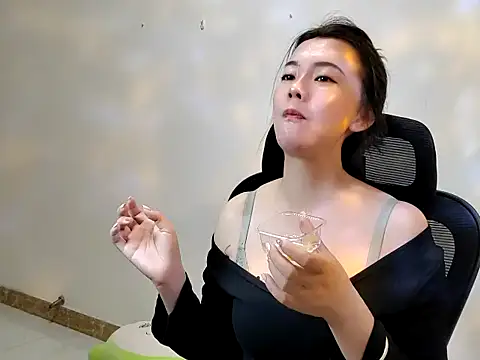 sallycui online show from September 25, 11:00 pm