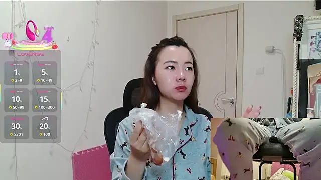 sallycui online show from December 17, 12:59 am