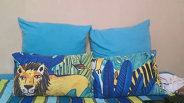 GAIGANTICBOOBS online show from April 19, 5:52 am