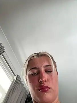 BabyBluexox online show from April 30, 11:06 am
