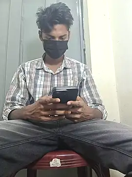 Snapshot of crish09 chatting on July 2, 10:32 am crish09 online show from July 2, 10:32 am