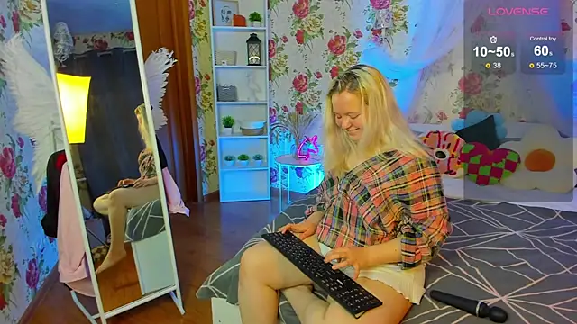 RoseThomas  online show from November 23, 9:41 am