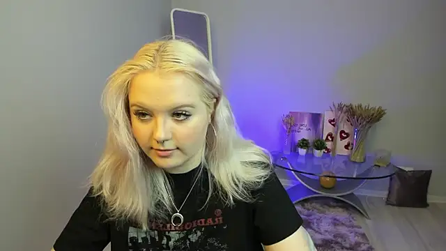 RoseThomas  online show from September 24, 3:29 pm