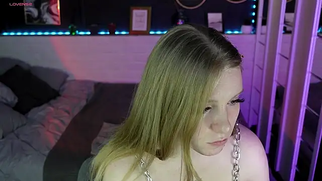 Snapshot of Layla_Glam chatting on September 24, 5:03 am Layla Glam online show from September 24, 5:03 am