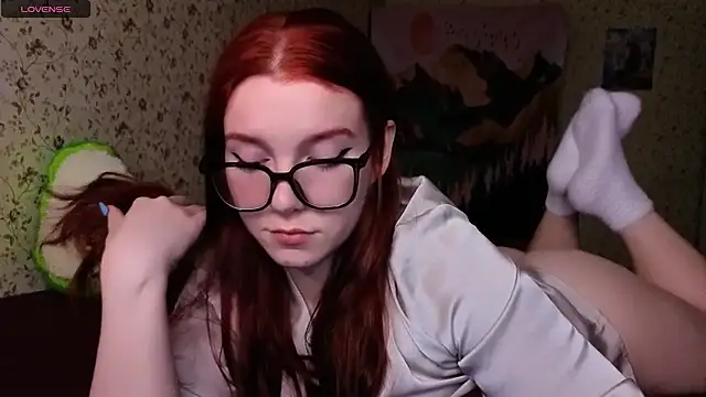 Snapshot of Layla_Glam chatting on June 24, 8:28 pm Layla Glam online show from June 24, 8:28 pm