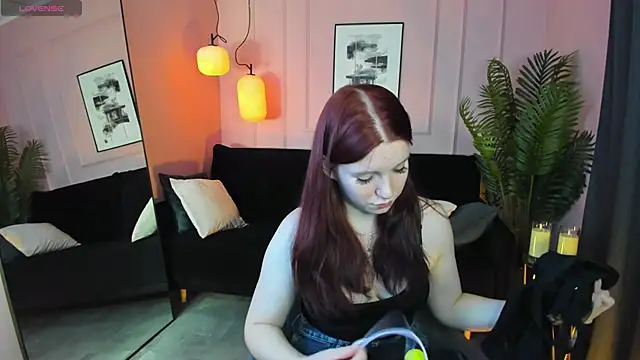 Snapshot of Layla_Glam chatting on October 19, 1:36 pm Layla Glam online show from October 19, 1:36 pm