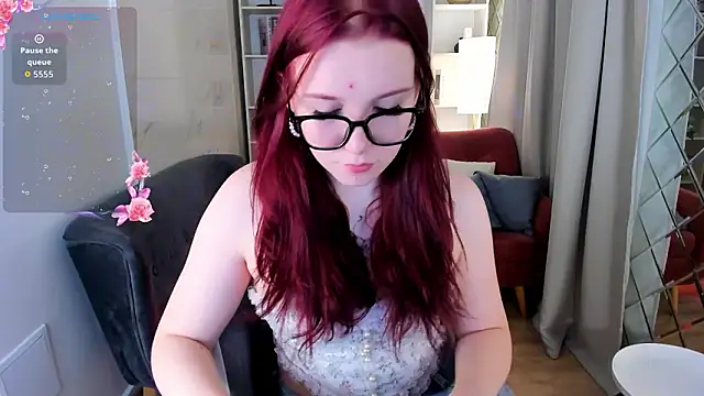 Layla Glam online show from March 11, 1:16 pm