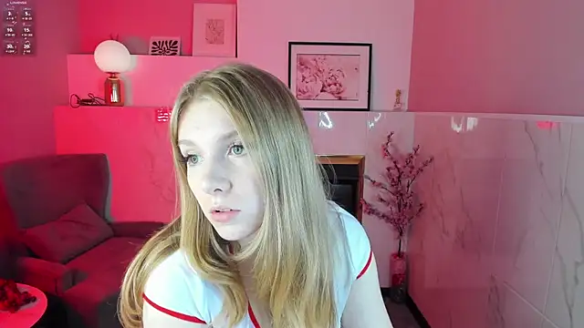 Snapshot of Layla_Glam chatting on October 2, 1:25 pm Layla Glam online show from October 2, 1:25 pm