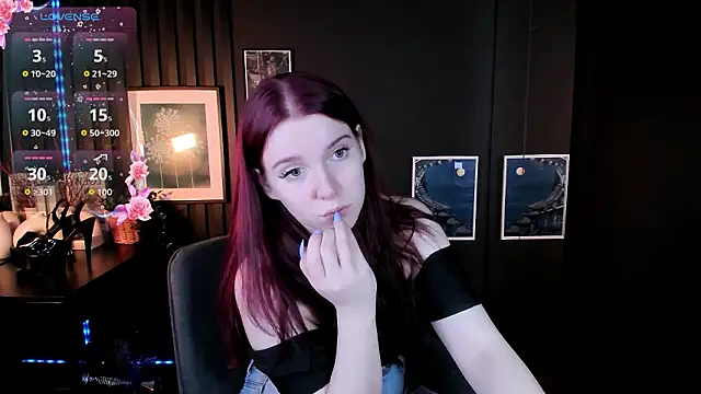 Snapshot of Layla_Glam chatting on March 3, 12:56 pm Layla Glam online show from March 3, 12:56 pm