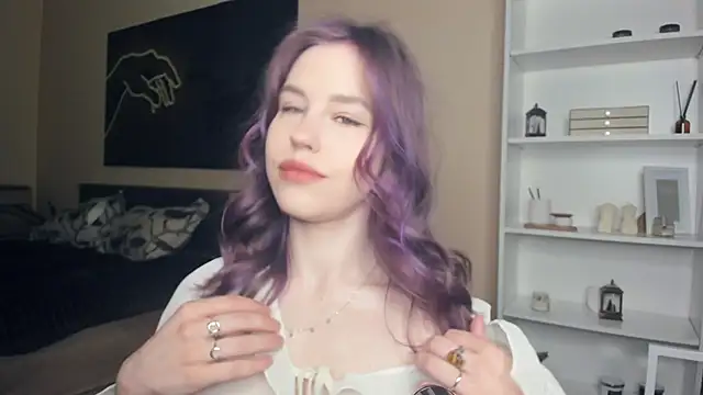 Snapshot of MaliaBourraine chatting on June 11, 7:27 am MaliaBourraine online show from June 11, 7:27 am