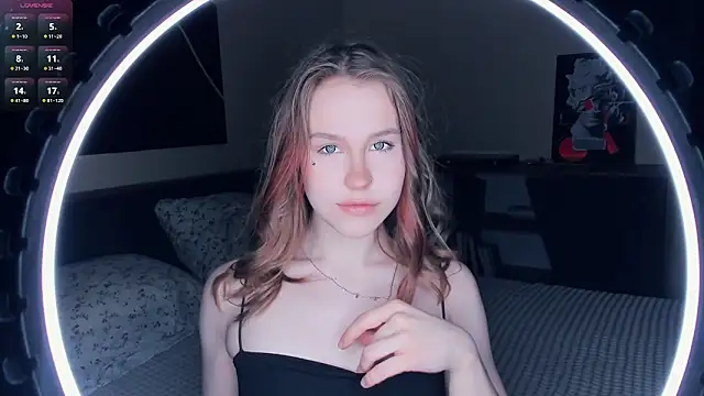 MaliaBourraine online show from February 9, 7:17 am