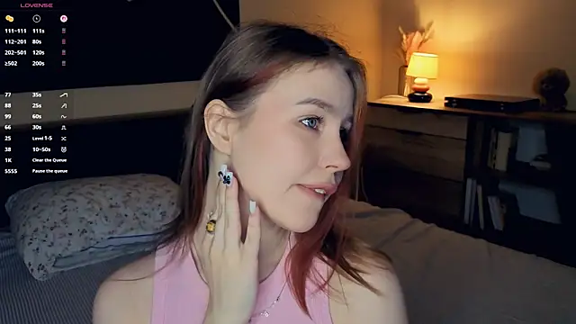 MaliaBourraine online show from December 4, 7:18 am