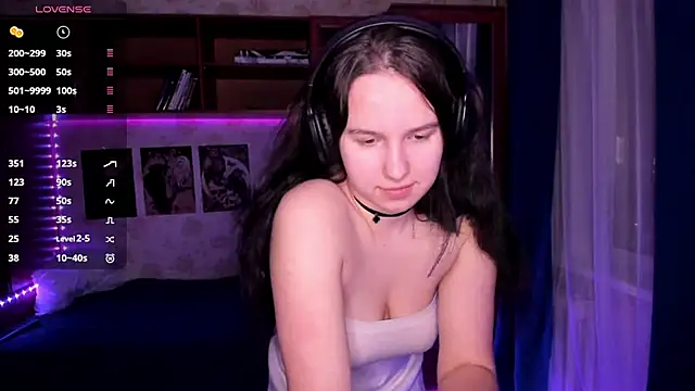 MandaDestiche online show from November 13, 4:22 pm